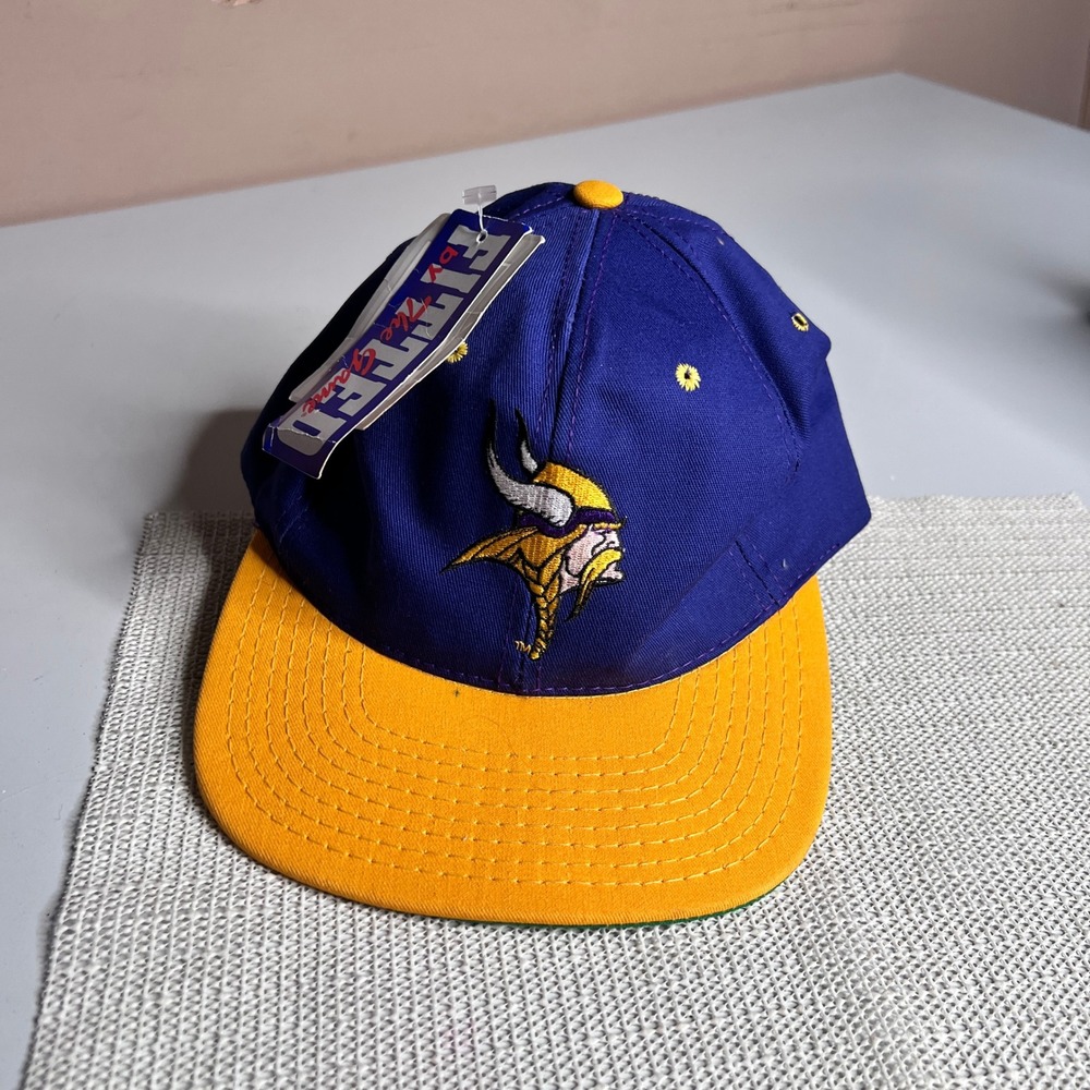 Vintage Minnesota Vikings The Game Fitted Hat 7‎ 3/8 Purple Yellow NFL Deadstock